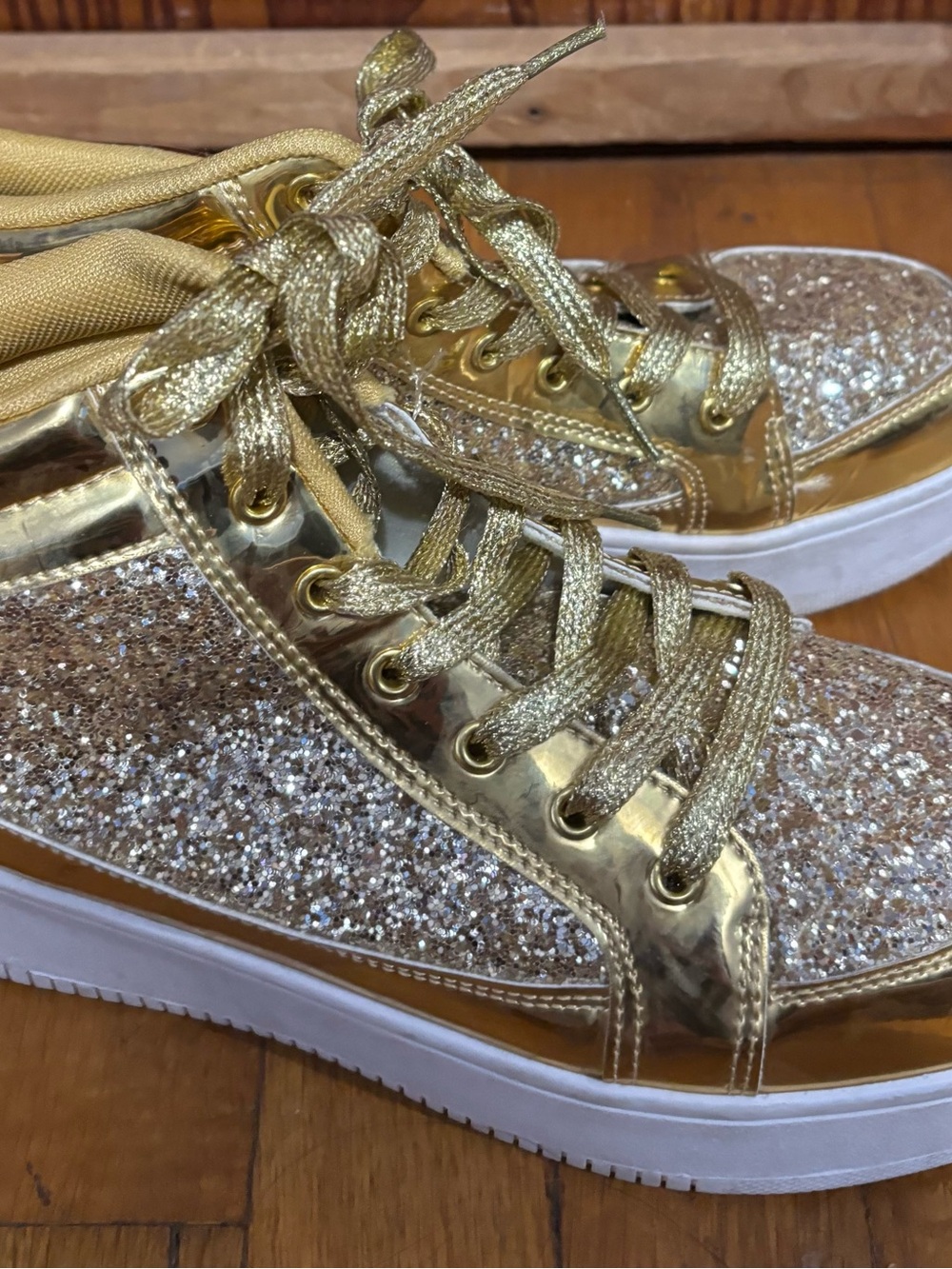 Dolls Kill Gold Glitter Low-Top Sneakers